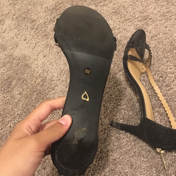 Black high heels - Picture 4 of 4